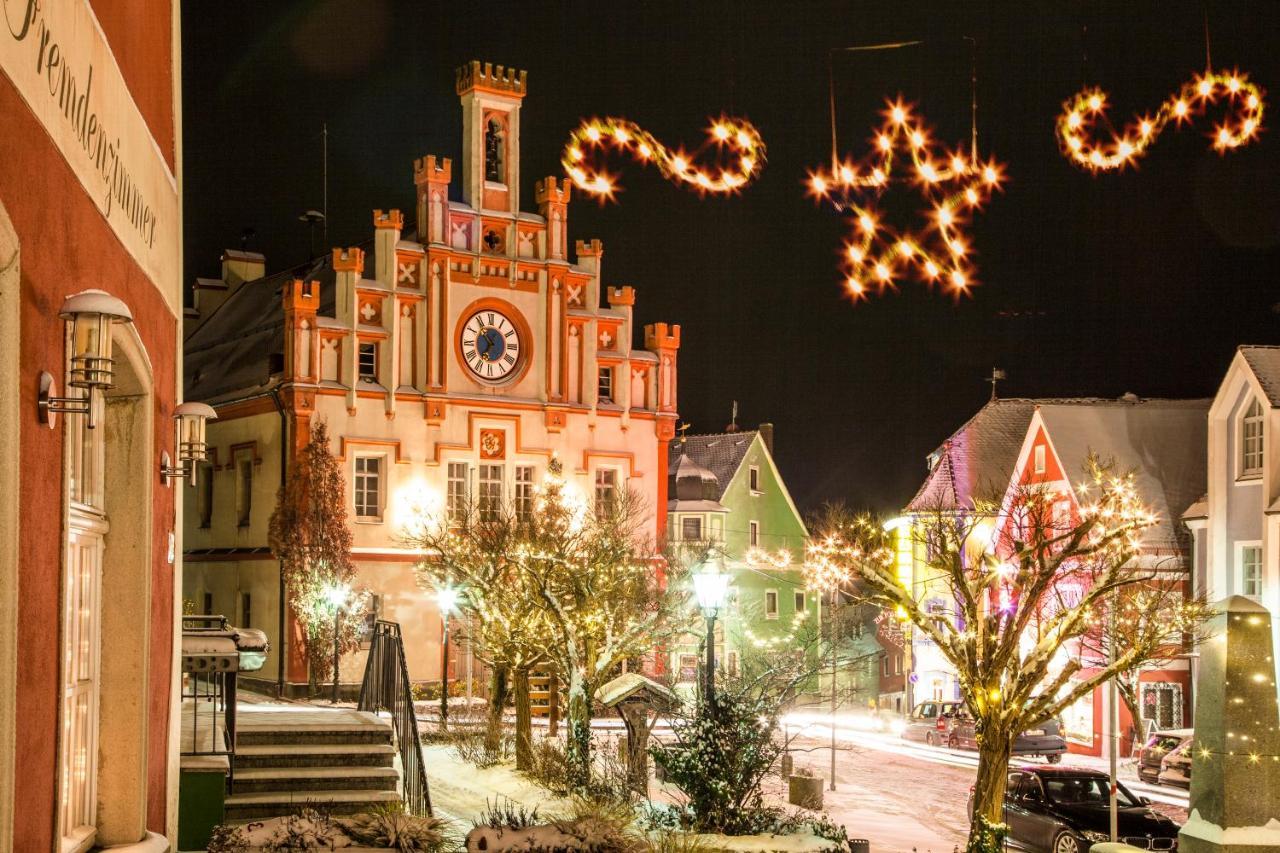 Hotel-Gasthof Zur Post เวลบวร์ก ภายนอก รูปภาพ