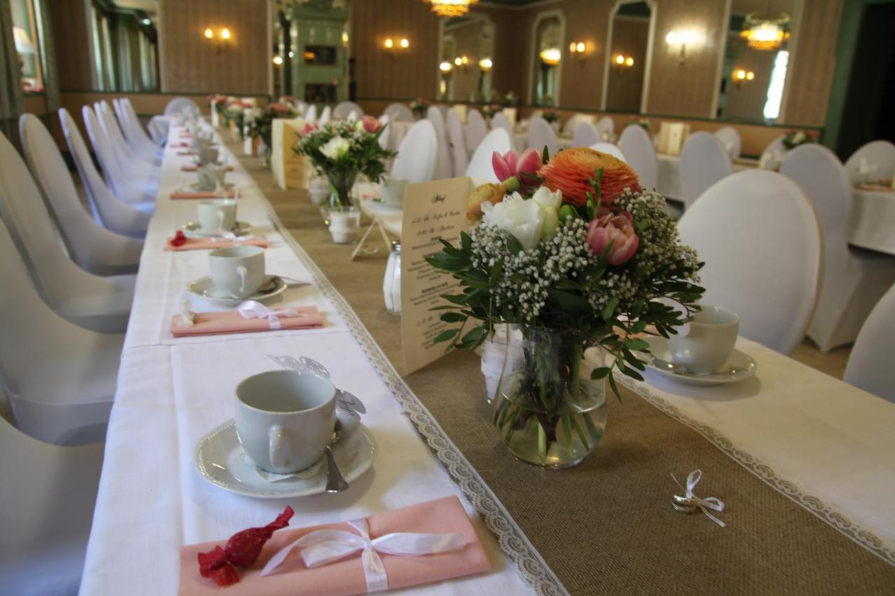 Hotel-Gasthof Zur Post เวลบวร์ก ภายนอก รูปภาพ