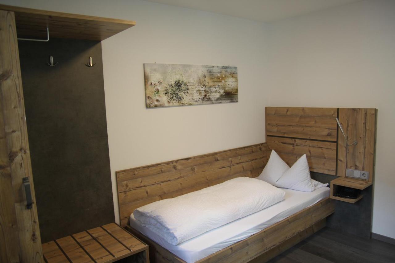 Hotel-Gasthof Zur Post เวลบวร์ก ภายนอก รูปภาพ