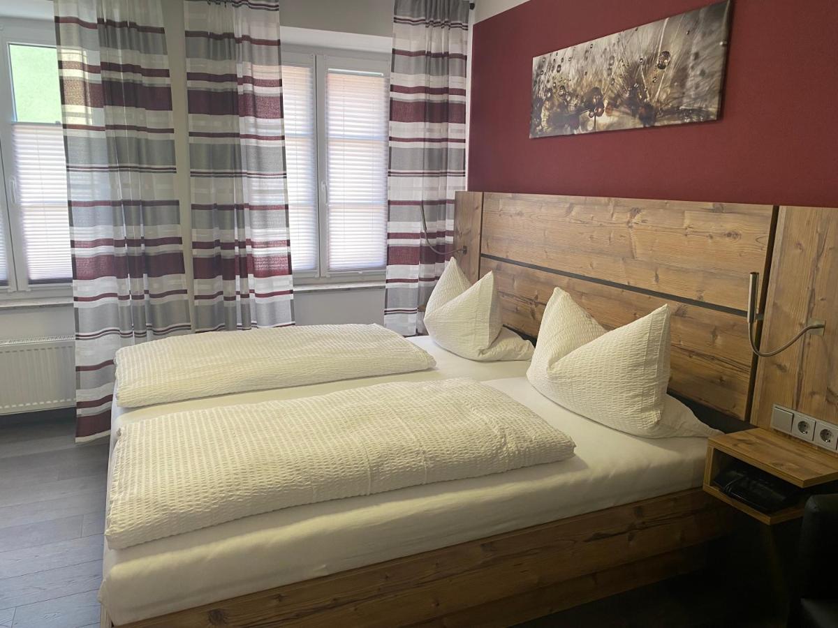 Hotel-Gasthof Zur Post เวลบวร์ก ภายนอก รูปภาพ