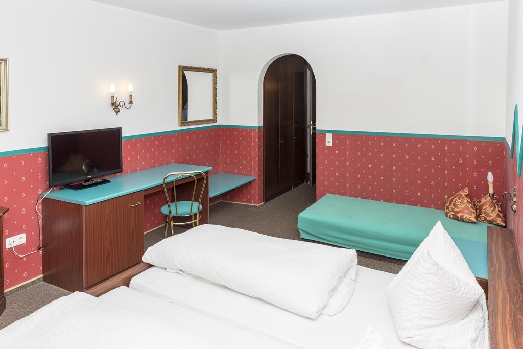 Hotel-Gasthof Zur Post เวลบวร์ก ภายนอก รูปภาพ