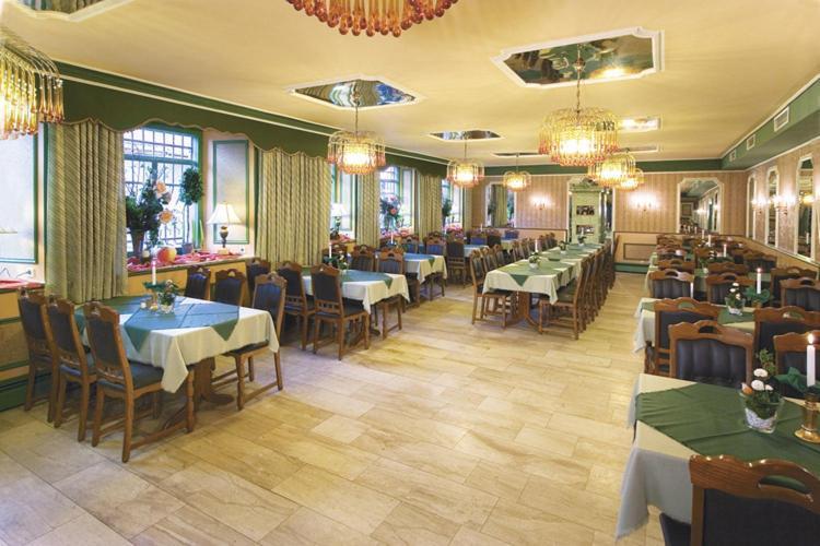 Hotel-Gasthof Zur Post เวลบวร์ก ภายนอก รูปภาพ